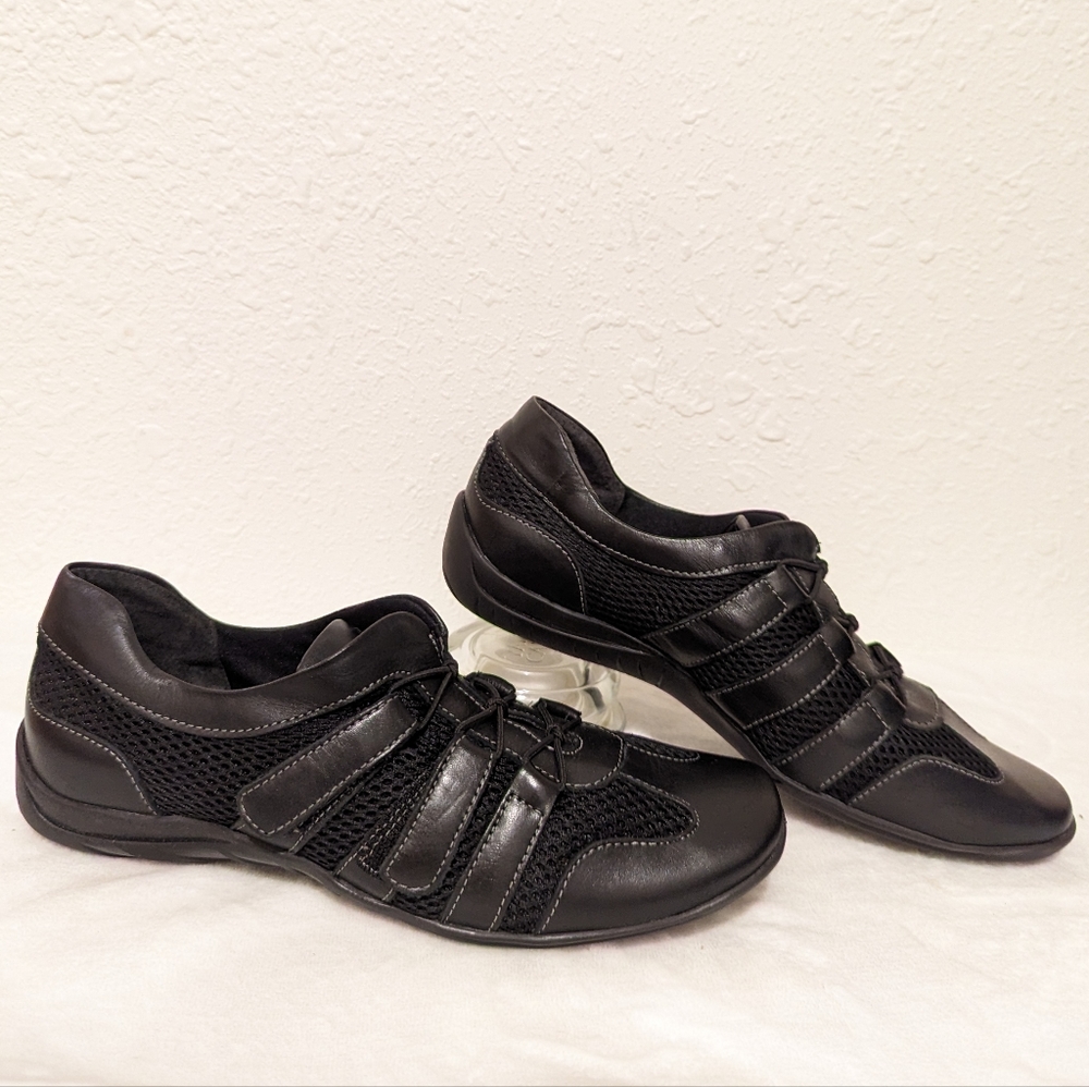 Walking Cradles Audio Women's Black Slip-on Leather Comfort Sneakers